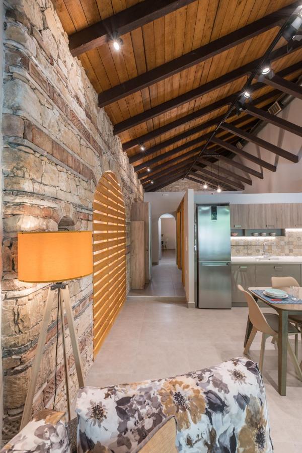 Casa Leone, Cosy Apartment Overlooking The Square Spílion Exterior foto